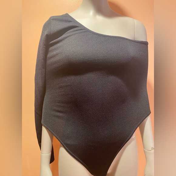 Set of 2 Pretty Little Thing, Tan and Black, Size-6. - Picture 8 of 9